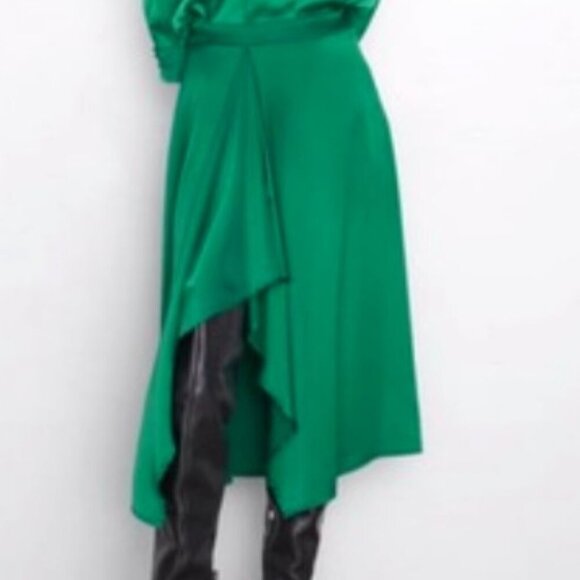 Zara Satin Midi Skirt In Emerald Green Holidays Festive - Picture 2 of 13